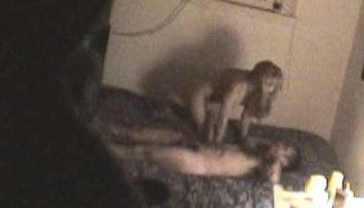 Pornobild Bootylicious Amateur Auburn Nympho bläst köstlichen Lutscher in 69 Pose