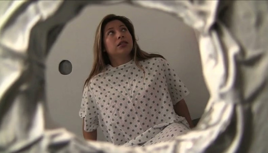 Pornobild Daisy Leon sieht in ihrem engen Korsett großartig aus und sie bläst wie ein Profi