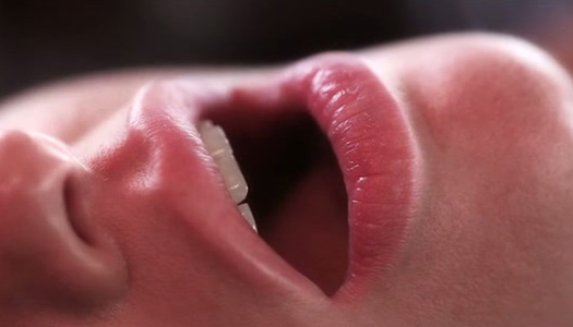 Sexalicious Brownhead Mädchen bekommen ihre Kirsche poliert Porno Bilder