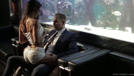 Pornobild Die atemberaubende Hure Alexa Tomas bedient ihren Kunden auf höchstem Niveau