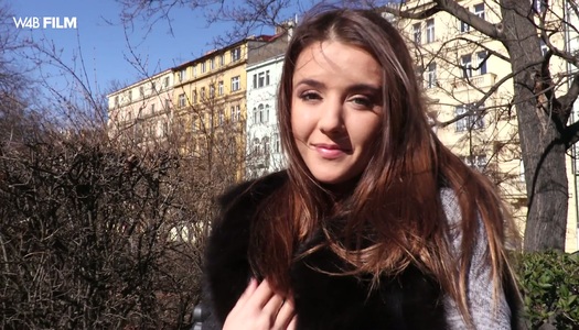 Die süß aussehende heiße Lady Dee bekommt ihren Pussyfinger gefickt Porno Bilder