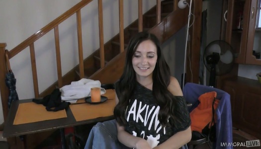 Pornobild Die flache Brünette Heather Harris bekommt ihren Schlitz in einen heißen POV-Clip gerammt