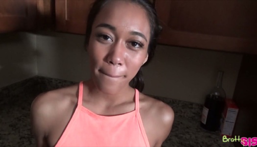 Geile Stiefbruder fickt sexsüchtig Ebenholz Stiefschwester Aria Skye Porno Bilder