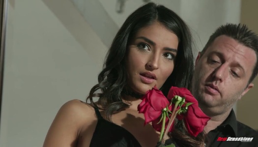 Pornobild Chad Alva und seine Freunde ficken das Gesicht einer sexy brünetten Freundin