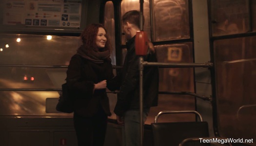 Pornobild Das russische Mädchen Sheylley Bliss bekommt beim ersten Date Anus und Mund gefickt